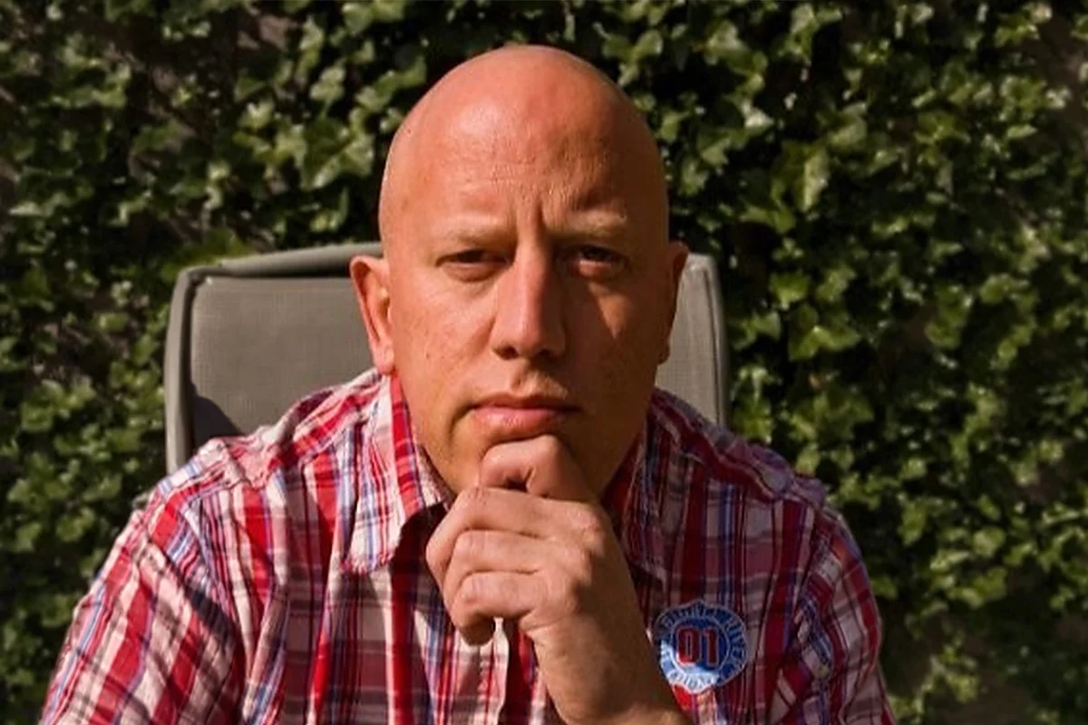 Marc Schokker werkt bij een duurzaam schoonmaakbedrijf en vertelt hoe hij impact maakt binnen de schoonmaakbranche.