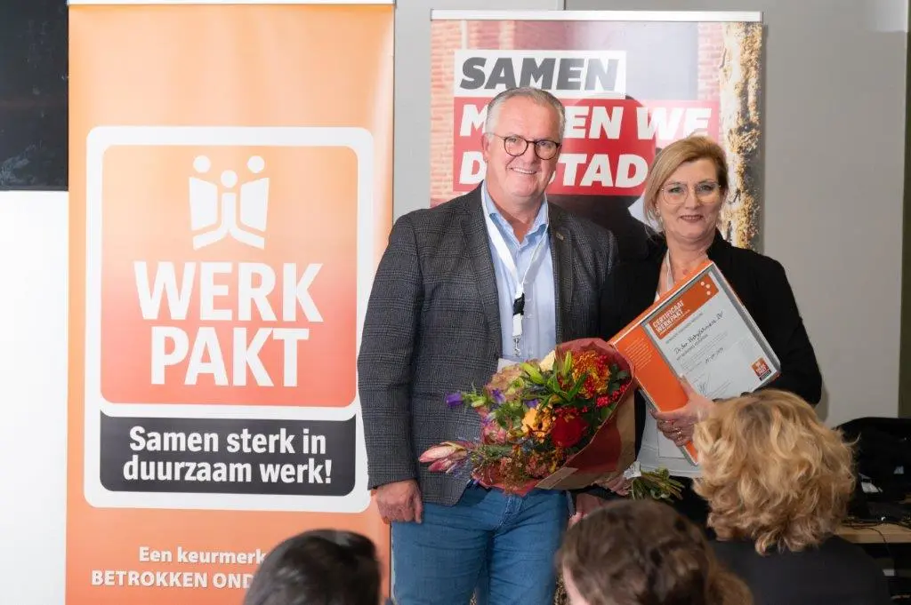 De Ster Bedrijfsdiensten ontvangt het Werkpakt keurmerk voor sociaal ondernemen van gemeente Enschede