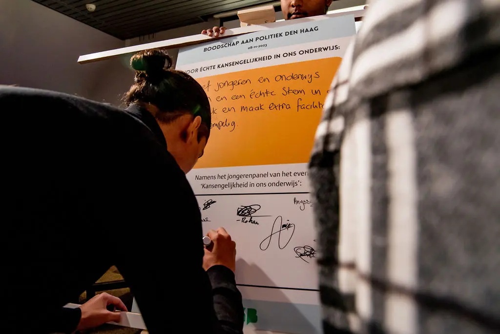 Dansende letters of een oma die het huiswerk van groep 7 niet begrijpt